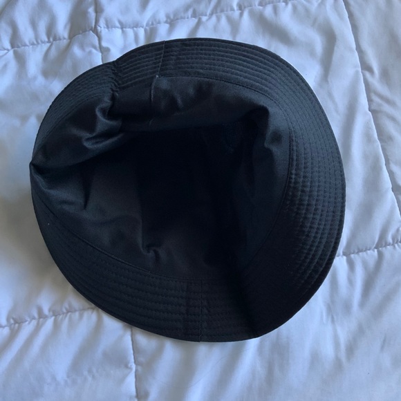 Cow print bucket hat - Picture 2 of 2